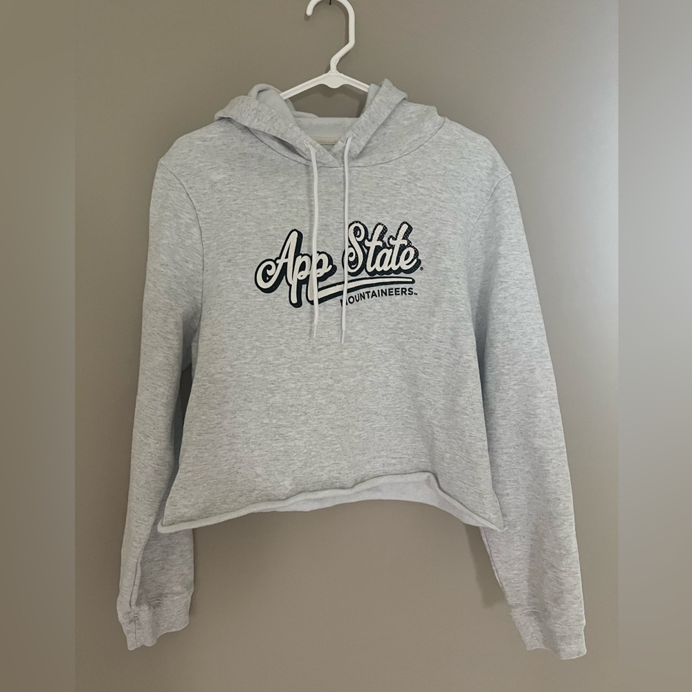 App State Mountaineers women’s sweatshirt. Size large. New condition.